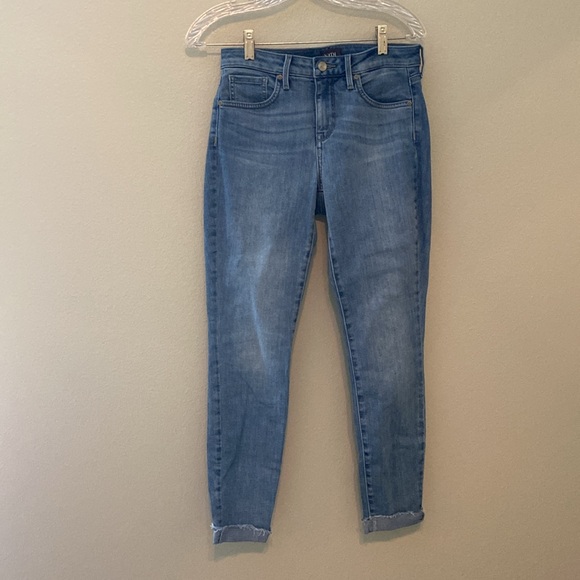 NYDJ AMI SKINNY Jeans Raw Hem Cuffed Size 2 - Light Wash - Picture 3 of 10